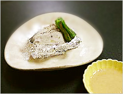 海老芋のホイル焼　納豆ソース